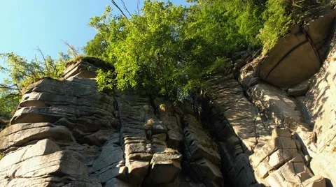 Huge cliff in canyon Vidéo 65338990
