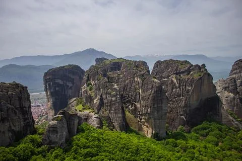 Huge cliffs at Meteora Stockfoto's