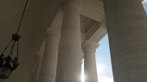 Huge columns of Saint Peter Square at Vatican. Stock Footage 169104741