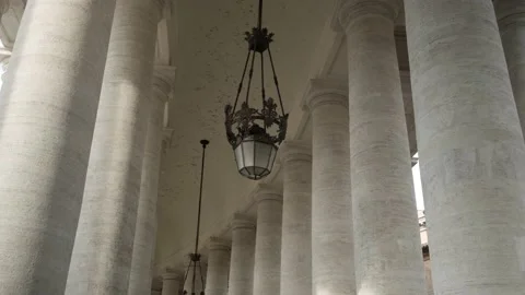 Huge columns of Saint Peter Square at Vatican. Stock Footage 169522135