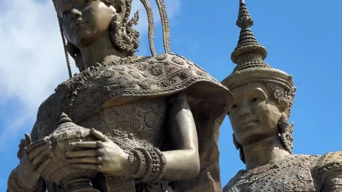 Huge Copper Statue Of Preah Thong Neang Neak in Sihanoukville 스톡 동영상 337051130