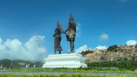 Huge Copper Statue Of Preah Thong Neang Neak in Sihanoukville 스톡 동영상 337051199