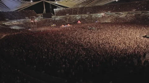 stadium concert crowd