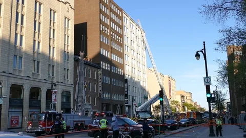 Huge deployment of firefighters downtown Stock Footage 90362028