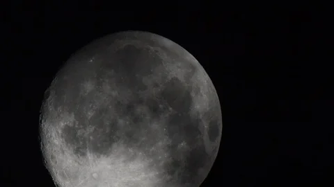 Huge Full Moon Covered By Dark Clouds. 스톡 동영상 129594328