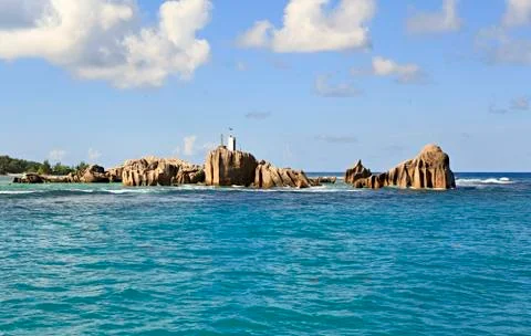 Huge granite boulders near Praslin Island in Indian Ocean 스톡 사진