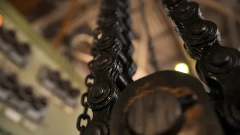 Huge greasy roller chain in motion Stock-Footage 237796283