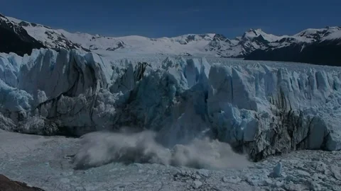 Huge iceberg breaking off Perito Moreno glacier, patagonia, Argentina Stock Footage