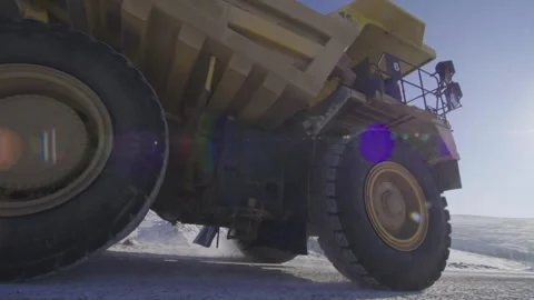 Huge mining dump truck winter frost Stockbeeldmateriaal 150634197