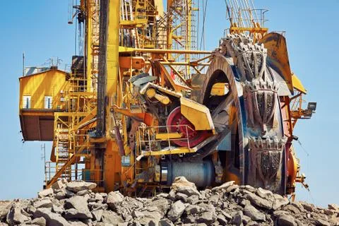 Huge mining machine in the coal mine Stock-Fotos