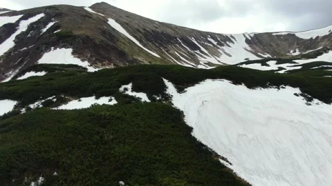 Huge mountain spaces. Snow-capped peaks. Carpathian mountains. Chornohora. Sh Video stock 168749465