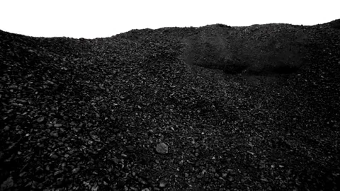 Huge pile of coal mine background being loaded Vídeos de archivo 334651555