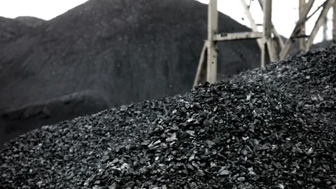 Huge pile of coal mine background being loaded 스톡 동영상 334651825