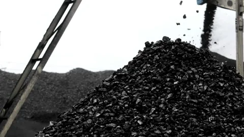 Huge pile of coal mine background being loaded Stock-Footage 334651830