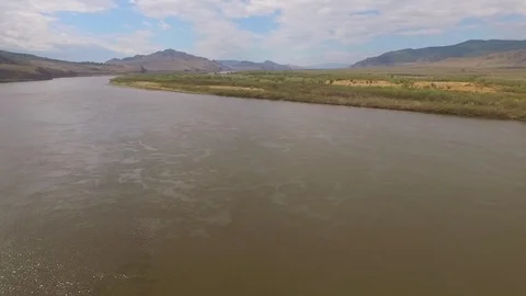 Huge river in Siberia Видео 103527368