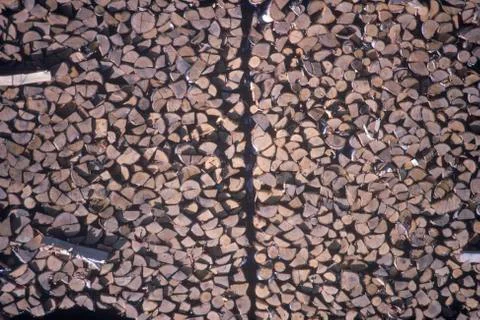 A huge stack of logs at a lumber mill in Vermont Foto stock