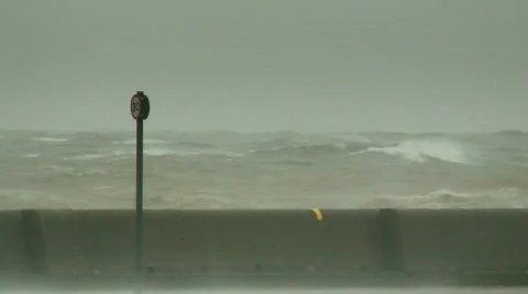 Huge waves breaking over sea wall 5 스톡 동영상 673534