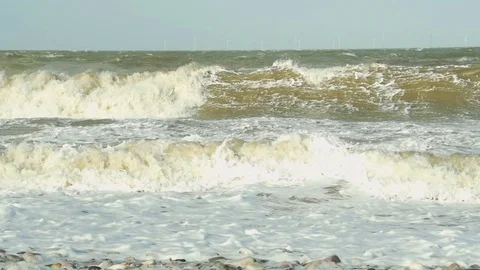 Huge waves as large storm batters United Kingdom Vídeo Stock 72478467