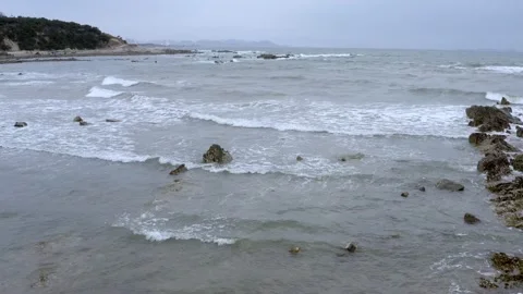 Huge waves of the sea Video stock 175853912