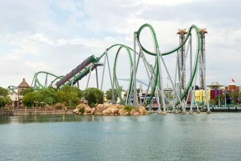 The hulk rollercoaster at  universal studios islands of adventur 库存照片
