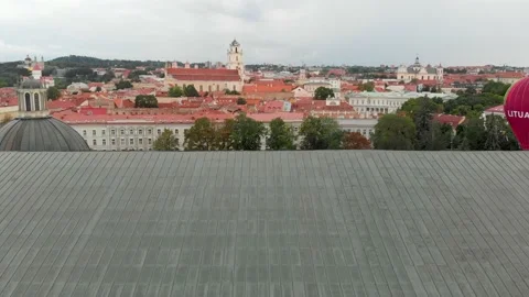 Human chain of 50000 from Vilnius to Belarus border to back democracy in Belarus 스톡 동영상 228652154
