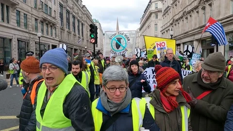 Human chain leading march to support ukraine chant audio Stock Footage 171484482