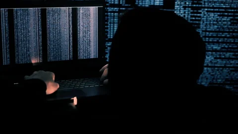 Human hacker is engaged in breaking into security systems. Crack the password Vídeos de archivo 159032597