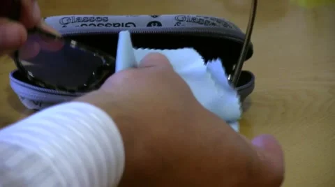 The human hand cleans glasses cleaning cloth, the closeup Stock Footage 53121204