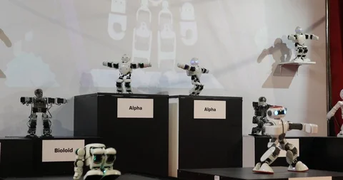 Human-looking robot shows - they dance and move Video stock 124471339