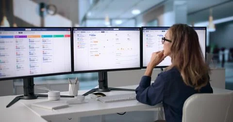 Human Resources Manager Using Digital Tools To Evaluate Candidates Efficientl Fotos Stock
