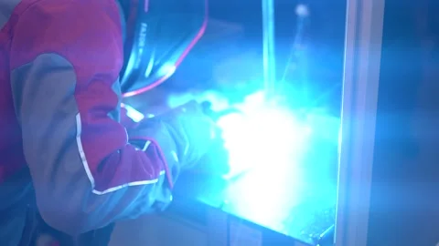 Human welding with musk 動画素材 291512841