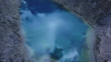 Humantay Lake Reflection Forward Motion Aerial Drone Video , Blue glacier water Видео 85481715