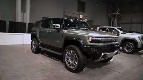 Hummer EV makes a striking appearance at the exciting Auto Show event Vidéo 295070977
