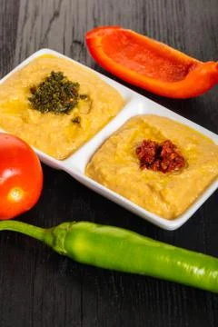 Hummus with vegetables Foto stock