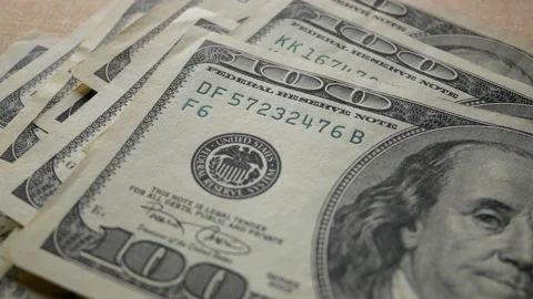 Hundred dollar bills fall on the table Stock-Footage 161397890