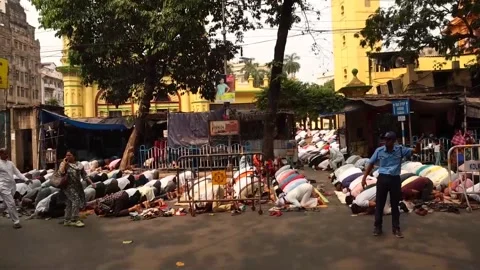 Hundreds gather in Kolkata for prayers on third Friday of Ramadan, KOLKATA, IN - Stock Footage 304678554