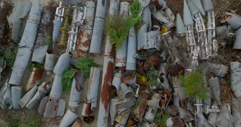 Hundreds of munitions found after demining territories in Ukraine Vidéo 240247637
