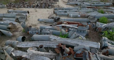 Hundreds of munitions found after demining territories in Ukraine Vidéo 240247713