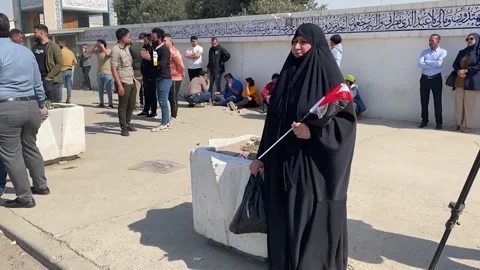 Hundreds protest in Baghdad against a draft electoral law, Bagdad (es-ES), IQ -  Vidéo 234233126