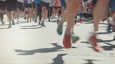 Hundreds running the Marahon, 30 seconds Video stock 65443597