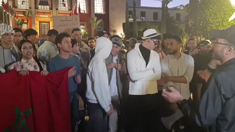 Hundreds of young people continue their protests in Morocco, now demanding the d Vidéo 318425851