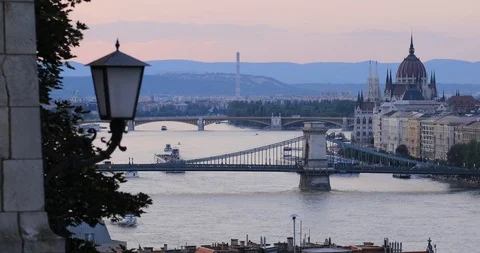 Hungary, Budapest: Evening panoramic view of the city with Chain bridge Stock-Footage 118439884