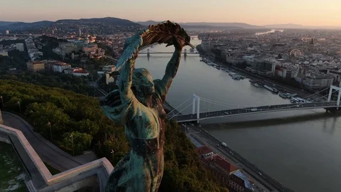 Hungary - Budapest, June 2019: Close up of the Liberty monument and Gellert Hill 스톡 동영상 118948784