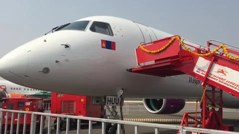Hunnu Air Embraer E195-E2 aircraft Vídeos de archivo 347216831