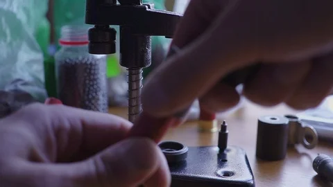 The hunter prepares for the hunt - he creates cartridges himself. Video stock 119533534