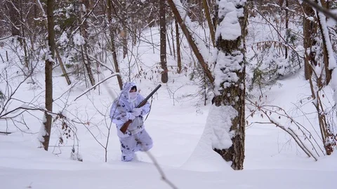 A hunter in winter forest Stock-Footage 102222856