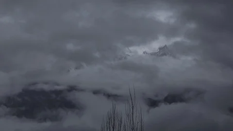 Hunza Clouds timelapse Stockbeeldmateriaal 102881891