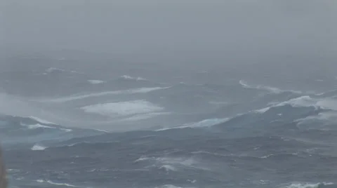 Hurricane huge rolling waves 库存影片 26043953