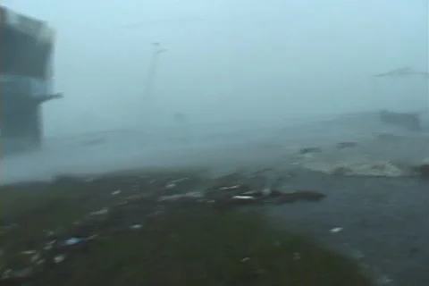 Hurricane Katrina violent wind and storm surge 库存影片 12574694