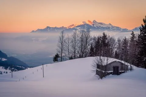 Hut lost in the mountain Foto stock